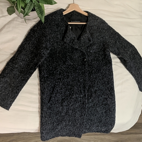 Grey Coat - Picture 3 of 4